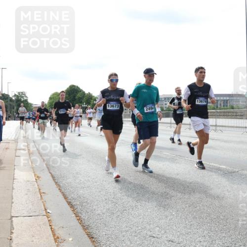 29.06.2025 - hella hamburg halbmarathon Lena Gebhardt http://msf.ph/oto/8369367 29.06.2025 10:14:45 Lombardsbrücke 13673, 0, 8755, 2494, 17298, 13674, 1071, 1379, 1406, 1575, 1728, 2046, 2140, 2494, 2601, 2690, 2990, 3020, 3025, 3154, 3454, 3507, 3509, 3691, 3756, 3834, 3844, 4641, 5191, 5608, 5670, 5800, 5981, 6028, 6083, 6089, 6181, 6248, 6366, 6935, 7195, 7209, 7439, 7802, 7840, 8055, 8147, 8239, 8275, 8409, 8522, 8563, 8755, 8854, 8892, 9113, 9173, 9556, 9663, 9709, 9911, 10224, 10391, 10589, 10610, 10717, 10963, 11271, 12467, 13237, 14488, 16126 meine-sportfotos.de