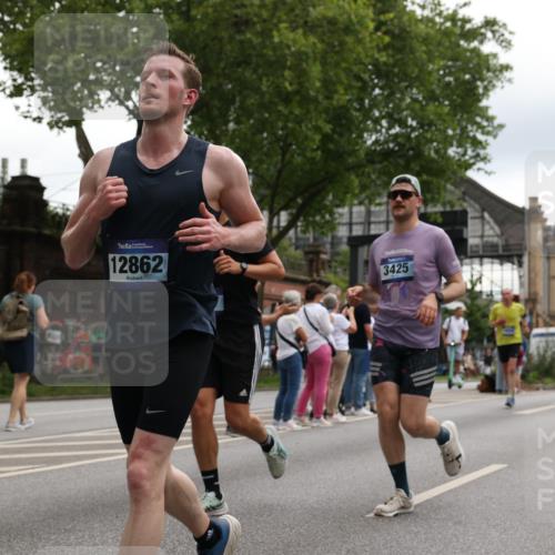 29.06.2025 - hella hamburg halbmarathon Yannick Fuchs http://msf.ph/oto/8369376 29.06.2025 10:53:31 20KM 2348, 2780, 3114, 3279, 3425, 4238, 4796, 4986, 5885, 6087, 6220, 6438, 7031, 7287, 8030, 8326, 8481, 8807, 9985, 10488, 10587, 10896, 11018, 11114, 11158, 11159, 11250, 11757, 11935, 11938, 12206, 12261, 12564, 12736, 12779, 12862, 13583, 13706, 13761, 14567, 14732, 14902, 14928, 14965, 15785, 15914, 16227, 16530, 16754, 16910, 16915, 16980, 17176, 17304, 17503, 17630, 18467, 18485, 18716, 18855, 19015, 19160 meine-sportfotos.de