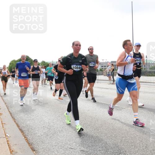 29.06.2025 - hella hamburg halbmarathon Lena Gebhardt http://msf.ph/oto/8369379 29.06.2025 10:39:39 Lombardsbrücke 13495, 11461, 12217, 10849, 6748, 2843, 1586, 1760, 1856, 1883, 1899, 2092, 2313, 2578, 2843, 2893, 2976, 3046, 3275, 3353, 3727, 3882, 3883, 3884, 4298, 4523, 4603, 4609, 4659, 4752, 4855, 4882, 5045, 5654, 5701, 6321, 6342, 6343, 6427, 6428, 6698, 6719, 6726, 6739, 6748, 7045, 7053, 7125, 7199, 7341, 7429, 7501, 7506, 7524, 7684, 8107, 8203, 8243, 8612, 8995, 9393, 9420, 9446, 9569, 9698, 9747, 9777, 10001, 10441, 10512, 10516 meine-sportfotos.de