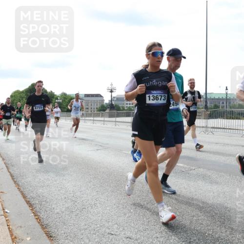 29.06.2025 - hella hamburg halbmarathon Lena Gebhardt http://msf.ph/oto/8369419 29.06.2025 10:14:46 Lombardsbrücke 13212, 8755, 13673, 2494, 17296, 13674, 1071, 1379, 1406, 1575, 1728, 2046, 2140, 2494, 2601, 2690, 2990, 3020, 3025, 3154, 3454, 3507, 3509, 3691, 3756, 3834, 3844, 4641, 5191, 5608, 5670, 5800, 5981, 6028, 6083, 6089, 6181, 6248, 6366, 6935, 7195, 7209, 7439, 7802, 7840, 8055, 8147, 8239, 8275, 8522, 8563, 8755, 8854, 8892, 9113, 9173, 9556, 9663, 9709, 9911, 10224, 10391, 10589, 10610, 10717, 10963, 11271, 12467, 13237, 14488, 16126 meine-sportfotos.de