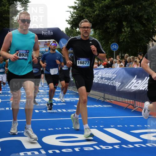 29.06.2025 - hella hamburg halbmarathon Strokosch-Dieckow http://msf.ph/oto/8369438 29.06.2025 10:49:43 Ziel 2504, 2706, 2937, 3060, 3543, 4017, 5460, 5894, 5978, 6115, 6125, 7332, 9126, 9200, 9463, 9551, 9619, 9723, 9924, 11975, 11977, 13159, 13463, 14794, 16800, 16843, 16877, 17282, 17753, 18058, 18451, 18926, 19122 meine-sportfotos.de