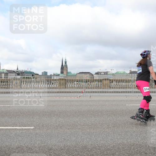 29.06.2025 - hella hamburg halbmarathon Lena Gebhardt http://msf.ph/oto/8369445 29.06.2025 09:10:58 Lombardsbrücke 0504, 504 meine-sportfotos.de