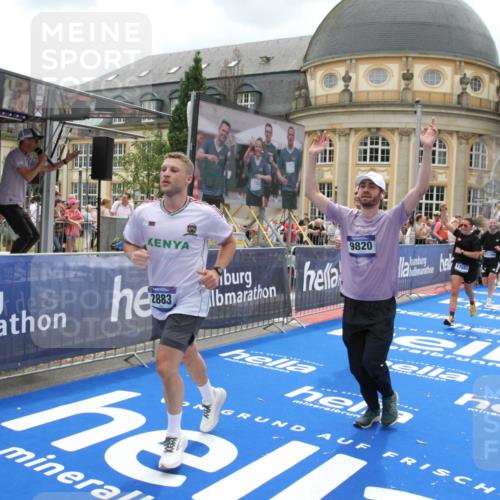 29.06.2025 - hella hamburg halbmarathon Michael Strokosch http://msf.ph/oto/8369462 29.06.2025 10:57:58 Ziel 1200, 2025, 2806, 2883, 3093, 3575, 7138, 7159, 7189, 9820, 11394, 12378, 13376, 13465, 14881, 15349, 16517, 17543, 18492, 18762 meine-sportfotos.de