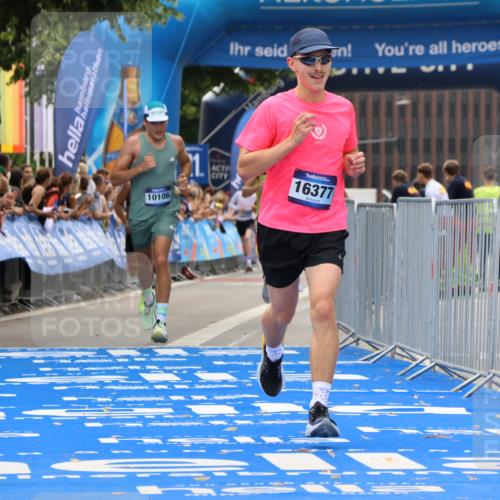 29.06.2025 - hella hamburg halbmarathon Strokosch-Dieckow http://msf.ph/oto/8369532 29.06.2025 10:27:52 Ziel 1122, 10106, 10485, 12189, 16377 meine-sportfotos.de