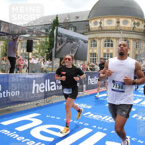 29.06.2025 - hella hamburg halbmarathon Michael Strokosch http://msf.ph/oto/8369559 29.06.2025 10:57:59 Ziel 1200, 2025, 2806, 2883, 3093, 3575, 4579, 6531, 7138, 7159, 7189, 8089, 9820, 11394, 12378, 13376, 13465, 14881, 15349, 15527, 17543, 18492, 18762 meine-sportfotos.de