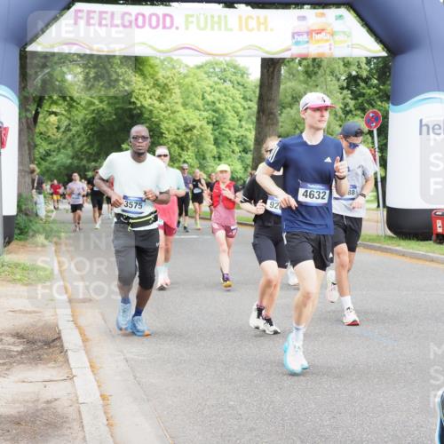29.06.2025 - hella hamburg halbmarathon MichiJ http://msf.ph/oto/8369588 29.06.2025 10:44:25 Zwischen KM18-KM19 2652, 2656, 3575, 4632, 5391, 6892, 7159, 9316, 10788, 11645, 15220, 15664, 16418, 16531, 16634, 16909, 17405, 17848, 18180 meine-sportfotos.de