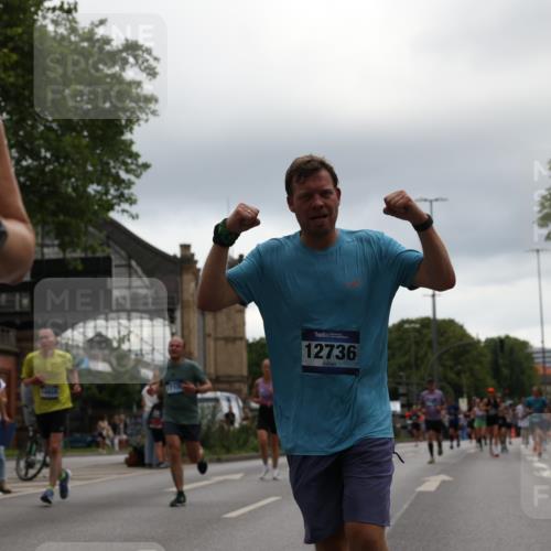 29.06.2025 - hella hamburg halbmarathon Yannick Fuchs http://msf.ph/oto/8369621 29.06.2025 10:53:33 20KM 2780, 3114, 3279, 3425, 4238, 4379, 4796, 4986, 5885, 6087, 6220, 6438, 7287, 7824, 8030, 8326, 8481, 8807, 9985, 10488, 10587, 10896, 11018, 11114, 11158, 11159, 11250, 11757, 11935, 11938, 12206, 12261, 12406, 12564, 12736, 12779, 12862, 13706, 13761, 14567, 14732, 14902, 14928, 14965, 15785, 15914, 16227, 16530, 16754, 16915, 16980, 17176, 17304, 17503, 18467, 18485, 18716, 18855, 19015, 19160 meine-sportfotos.de