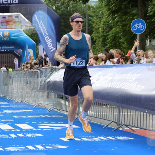 29.06.2025 - hella hamburg halbmarathon Strokosch-Dieckow http://msf.ph/oto/8369721 29.06.2025 10:27:46 Ziel 1122, 5367, 8731, 17893 meine-sportfotos.de