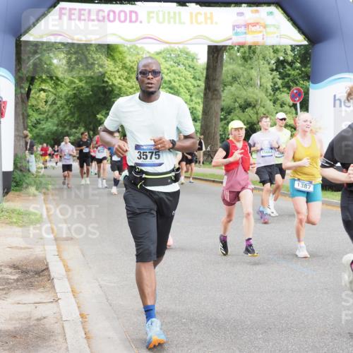 29.06.2025 - hella hamburg halbmarathon MichiJ http://msf.ph/oto/8369735 29.06.2025 10:44:26 Zwischen KM18-KM19 1387, 2652, 2656, 3575, 4632, 5391, 6892, 7159, 9316, 10788, 11645, 15220, 15664, 16418, 16634, 16909, 17405, 18180, 18325, 18531 meine-sportfotos.de