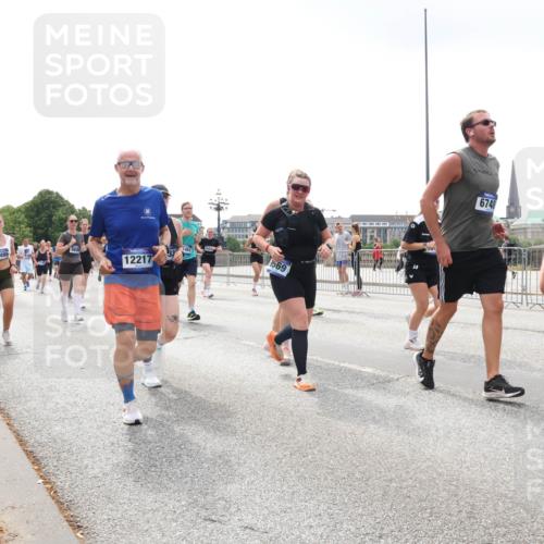 29.06.2025 - hella hamburg halbmarathon Lena Gebhardt http://msf.ph/oto/8369749 29.06.2025 10:39:40 Lombardsbrücke 13495, 12217, 1569, 6748, 1586, 1856, 1883, 1899, 2092, 2313, 2578, 2843, 2893, 2976, 3046, 3275, 3353, 3727, 3882, 3883, 3884, 4298, 4523, 4603, 4609, 4659, 4752, 4855, 4882, 5045, 5654, 5701, 6321, 6342, 6343, 6427, 6428, 6698, 6719, 6726, 6739, 6748, 7045, 7053, 7125, 7199, 7341, 7429, 7456, 7501, 7506, 7524, 7684, 8107, 8203, 8243, 8612, 8995, 9393, 9420, 9446, 9569, 9698, 9747, 9777, 10441, 10512, 10516 meine-sportfotos.de