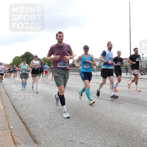 29.06.2025 - hella hamburg halbmarathon Lena Gebhardt http://msf.ph/oto/8369775 29.06.2025 10:48:49 Lombardsbrücke 1584, 1890, 8760, 10366, 5010, 8759, 1142, 1167, 1584, 2160, 2195, 2437, 2438, 2475, 2627, 2716, 2792, 2909, 3086, 3215, 3224, 3253, 3661, 5010, 5479, 5480, 5551, 6015, 6437, 6566, 7062, 7203, 7947, 7948, 8461, 8719, 8760, 8948, 9341, 9359, 9552, 9787, 10059, 10081, 10204, 10366, 10524, 10654, 10656, 11000, 11364, 11365, 13814, 13845, 15715, 16498, 16499, 16701 meine-sportfotos.de