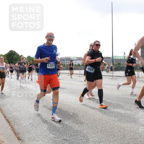 29.06.2025 - hella hamburg halbmarathon Lena Gebhardt http://msf.ph/oto/8369803 29.06.2025 10:39:40 Lombardsbrücke 9698, 13495, 12217, 9569, 6748, 1586, 1856, 1883, 1899, 2092, 2313, 2578, 2843, 2893, 2976, 3046, 3275, 3353, 3727, 3882, 3883, 3884, 4298, 4523, 4603, 4609, 4659, 4752, 4855, 4882, 5045, 5654, 5701, 6321, 6342, 6343, 6427, 6428, 6698, 6719, 6726, 6739, 6748, 7045, 7053, 7125, 7199, 7341, 7429, 7456, 7501, 7506, 7524, 7684, 8107, 8203, 8243, 8612, 8995, 9393, 9420, 9446, 9569, 9698, 9747, 9777, 10441, 10512, 10516 meine-sportfotos.de