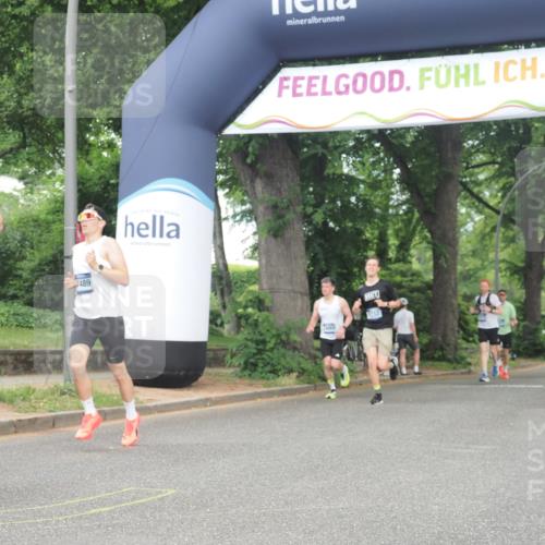 29.06.2025 - hella hamburg halbmarathon KatJ http://msf.ph/oto/8369807 29.06.2025 10:23:30 Zwischen KM18-KM19 3005, 5152, 5269 meine-sportfotos.de