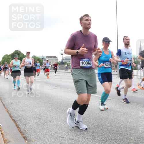 29.06.2025 - hella hamburg halbmarathon Lena Gebhardt http://msf.ph/oto/8369829 29.06.2025 10:48:50 Lombardsbrücke 1584, 2, 8909, 10366, 5010, 8759, 1142, 1167, 1584, 2160, 2195, 2437, 2438, 2475, 2627, 2716, 2792, 2909, 3086, 3215, 3224, 3253, 3661, 5010, 5479, 5480, 5551, 6015, 6437, 6566, 7062, 7203, 7947, 7948, 8461, 8719, 8760, 8948, 9341, 9359, 9552, 9787, 10059, 10081, 10204, 10366, 10524, 10654, 10656, 11000, 11192, 11364, 11365, 13814, 13845, 15715, 16498, 16499, 16701 meine-sportfotos.de