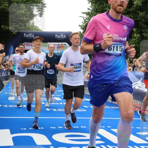 29.06.2025 - hella hamburg halbmarathon Strokosch-Dieckow http://msf.ph/oto/8369848 29.06.2025 10:49:41 Ziel 2504, 2706, 2937, 3060, 3543, 5894, 5978, 6115, 6125, 7332, 9038, 9463, 9551, 9619, 9649, 9723, 9924, 11679, 11975, 11977, 13159, 14794, 15392, 16843, 16877, 17001, 17282, 17753, 18058, 18451, 18926 meine-sportfotos.de