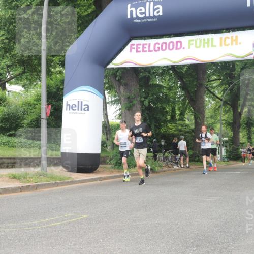29.06.2025 - hella hamburg halbmarathon KatJ http://msf.ph/oto/8369857 29.06.2025 10:23:30 Zwischen KM18-KM19 3005, 5152, 5269 meine-sportfotos.de