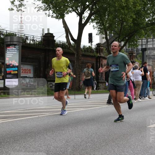 29.06.2025 - hella hamburg halbmarathon Yannick Fuchs http://msf.ph/oto/8369879 29.06.2025 10:53:35 20KM 2780, 3114, 3279, 3425, 4238, 4379, 4796, 4986, 5885, 6087, 6220, 6438, 7287, 7824, 8030, 8326, 8481, 8807, 9985, 10488, 10587, 10896, 11018, 11114, 11158, 11159, 11250, 11757, 11935, 12206, 12261, 12406, 12564, 12736, 12779, 12862, 13706, 13761, 14567, 14732, 14928, 14965, 15525, 15785, 15914, 16227, 16530, 16754, 16915, 16980, 17176, 17304, 17860, 18377, 18467, 18485, 18716, 18855 meine-sportfotos.de