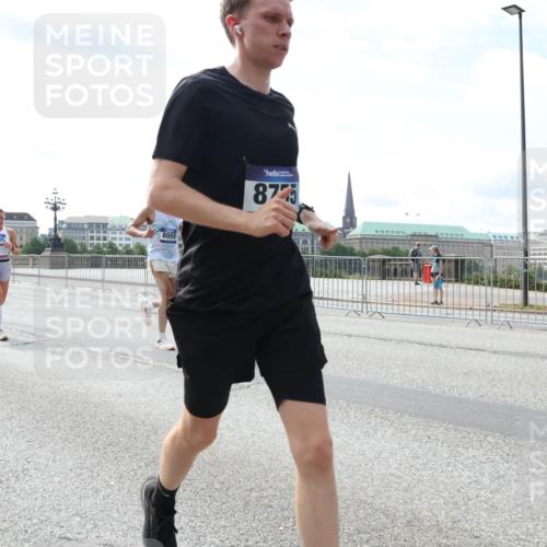 29.06.2025 - hella hamburg halbmarathon Lena Gebhardt http://msf.ph/oto/8369885 29.06.2025 10:14:47 Lombardsbrücke 9173, 3691, 8055, 875, 1071, 1379, 1406, 1575, 1728, 2046, 2140, 2494, 2601, 2690, 2990, 3020, 3025, 3154, 3454, 3507, 3509, 3691, 3756, 3834, 3844, 4641, 5191, 5608, 5670, 5800, 5981, 6028, 6083, 6089, 6181, 6248, 6366, 6935, 7195, 7209, 7439, 7802, 7840, 8055, 8147, 8239, 8275, 8522, 8563, 8755, 8854, 8892, 9113, 9173, 9556, 9663, 9709, 9911, 10224, 10391, 10589, 10610, 10717, 10963, 11271, 11598, 12467, 13237, 14488, 16126 meine-sportfotos.de