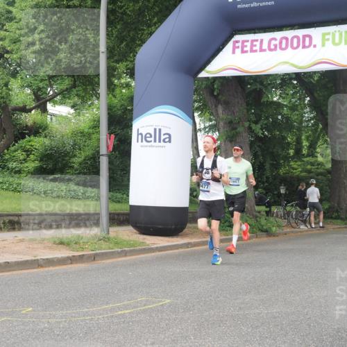 29.06.2025 - hella hamburg halbmarathon KatJ http://msf.ph/oto/8369892 29.06.2025 10:23:33 Zwischen KM18-KM19 3005, 4477, 5152 meine-sportfotos.de