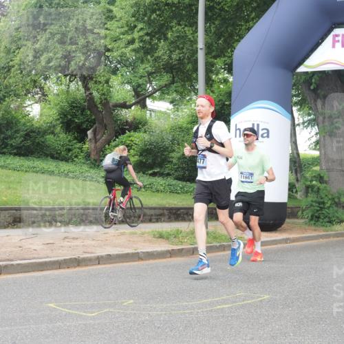 29.06.2025 - hella hamburg halbmarathon KatJ http://msf.ph/oto/8369975 29.06.2025 10:23:34 Zwischen KM18-KM19 3005, 4477, 5152 meine-sportfotos.de
