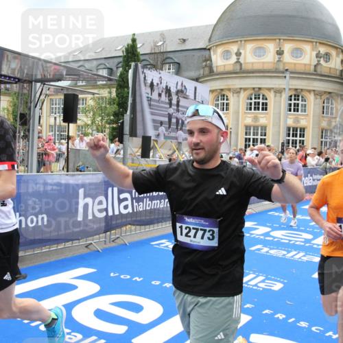 29.06.2025 - hella hamburg halbmarathon Michael Strokosch http://msf.ph/oto/8370003 29.06.2025 10:58:08 Ziel 1563, 1611, 3141, 4319, 4579, 6531, 6892, 8089, 10036, 10408, 11832, 12773, 13666, 15090, 15189, 15527 meine-sportfotos.de