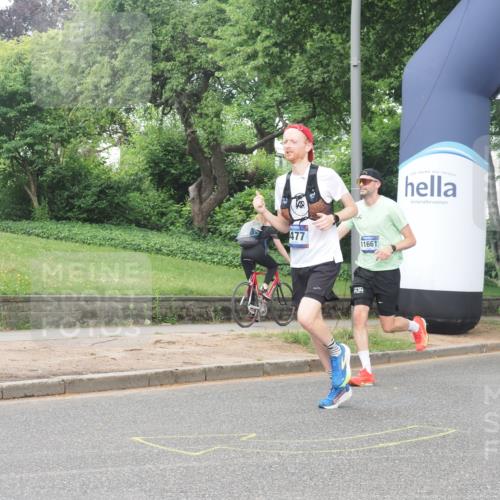 29.06.2025 - hella hamburg halbmarathon KatJ http://msf.ph/oto/8370006 29.06.2025 10:23:34 Zwischen KM18-KM19 3005, 4477, 5152 meine-sportfotos.de