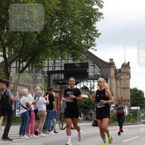 29.06.2025 - hella hamburg halbmarathon Yannick Fuchs http://msf.ph/oto/8370076 29.06.2025 10:53:38 20KM 2780, 3114, 3425, 4238, 4379, 4796, 4986, 6327, 7287, 7824, 8030, 8326, 8481, 8807, 9741, 9985, 10488, 10587, 10896, 11018, 11114, 11158, 11159, 11250, 11757, 12261, 12406, 12736, 12779, 12862, 13036, 13706, 13761, 14471, 14928, 15083, 15525, 15785, 15914, 16227, 16530, 16754, 16915, 17176, 17304, 17860, 18377, 18485, 18716, 18855, 19178 meine-sportfotos.de
