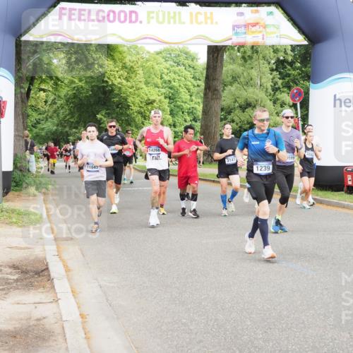 29.06.2025 - hella hamburg halbmarathon MichiJ http://msf.ph/oto/8370107 29.06.2025 10:44:30 Zwischen KM18-KM19 1239, 1387, 2652, 2656, 3141, 3575, 4632, 6592, 9316, 10599, 10788, 11018, 13863, 15664, 16227, 16634, 17543, 18180, 18325, 18531 meine-sportfotos.de