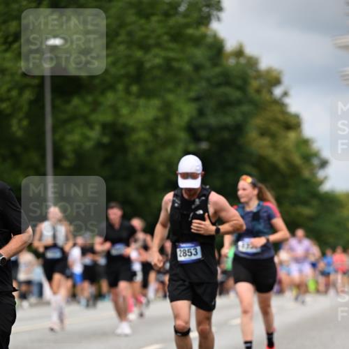 29.06.2025 - hella hamburg halbmarathon Dr. Thomas Lammeyer http://msf.ph/oto/8370148 29.06.2025 10:41:58 Kennedybrücke 1337, 1475, 1799, 1985, 2016, 2031, 2853, 4442, 4762, 5139, 5522, 5523, 6697, 6955, 7124, 7321, 7544, 7629, 8499, 8811, 8843, 8985, 9288, 9894, 10025, 10159, 10506, 10836 meine-sportfotos.de