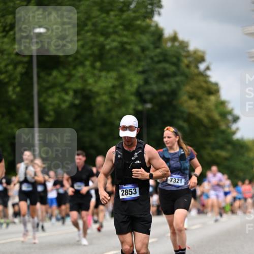 29.06.2025 - hella hamburg halbmarathon Dr. Thomas Lammeyer http://msf.ph/oto/8370183 29.06.2025 10:41:58 Kennedybrücke 1337, 1475, 1799, 1985, 2016, 2031, 2853, 4442, 4762, 5139, 5522, 5523, 6697, 6955, 7124, 7321, 7544, 7629, 8499, 8811, 8843, 8985, 9288, 9894, 10025, 10159, 10506, 10836 meine-sportfotos.de