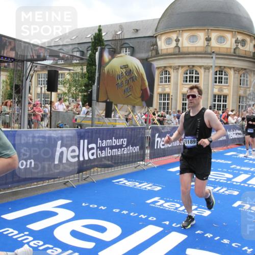 29.06.2025 - hella hamburg halbmarathon Michael Strokosch http://msf.ph/oto/8370206 29.06.2025 10:58:13 Ziel 1563, 1611, 2907, 4319, 4426, 6104, 8290, 10408, 13666, 15125, 15189, 18068 meine-sportfotos.de