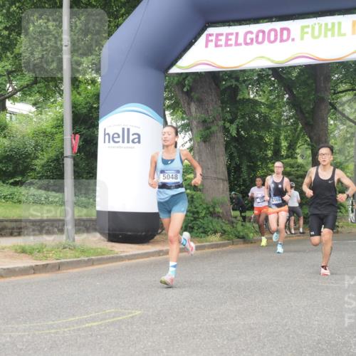 29.06.2025 - hella hamburg halbmarathon KatJ http://msf.ph/oto/8370230 29.06.2025 10:23:38 Zwischen KM18-KM19 57, 4477, 5048, 5152 meine-sportfotos.de