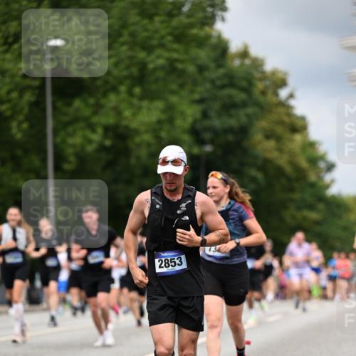 29.06.2025 - hella hamburg halbmarathon Dr. Thomas Lammeyer http://msf.ph/oto/8370232 29.06.2025 10:41:59 Kennedybrücke 1337, 1475, 1799, 1985, 2016, 2031, 2853, 3880, 4442, 4762, 5139, 5522, 5523, 6697, 6955, 7124, 7321, 7544, 7629, 8499, 8811, 8843, 8985, 9288, 9524, 9894, 10025, 10159, 10506, 10836 meine-sportfotos.de