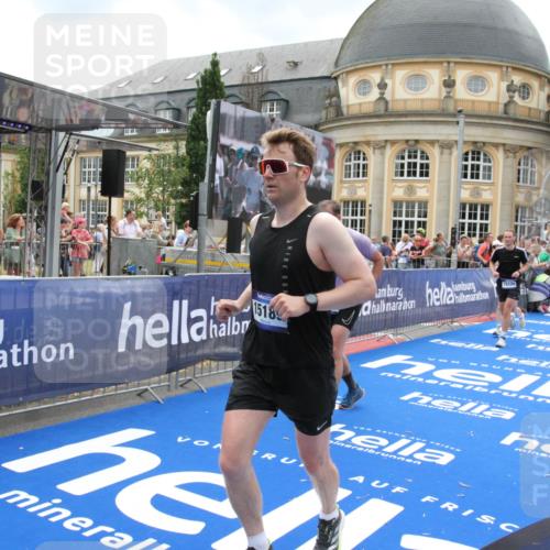 29.06.2025 - hella hamburg halbmarathon Michael Strokosch http://msf.ph/oto/8370236 29.06.2025 10:58:13 Ziel 1563, 1611, 2907, 4319, 4426, 6104, 8290, 10408, 13666, 15125, 15189, 18068 meine-sportfotos.de