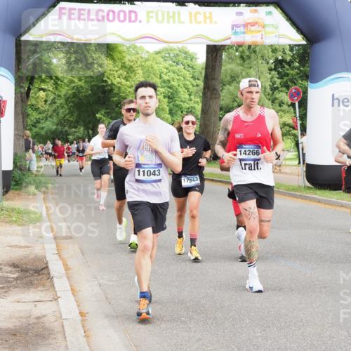 29.06.2025 - hella hamburg halbmarathon MichiJ http://msf.ph/oto/8370318 29.06.2025 10:44:32 Zwischen KM18-KM19 1239, 1387, 2656, 3141, 4579, 6592, 10599, 11018, 11043, 13863, 14266, 15664, 16227, 17543, 18325, 18531 meine-sportfotos.de