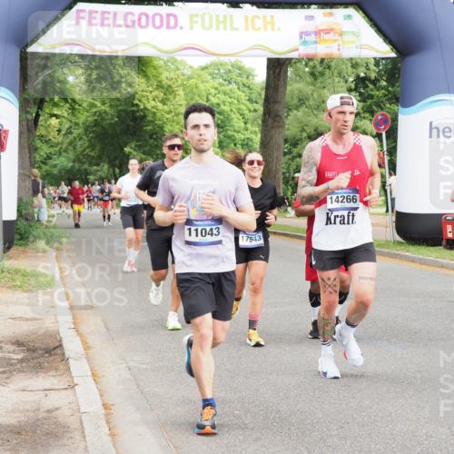 29.06.2025 - hella hamburg halbmarathon MichiJ http://msf.ph/oto/8370327 29.06.2025 10:44:32 Zwischen KM18-KM19 1239, 1387, 2656, 3141, 4579, 6592, 10599, 11018, 11043, 13863, 14266, 15664, 16227, 17543, 18325, 18531 meine-sportfotos.de