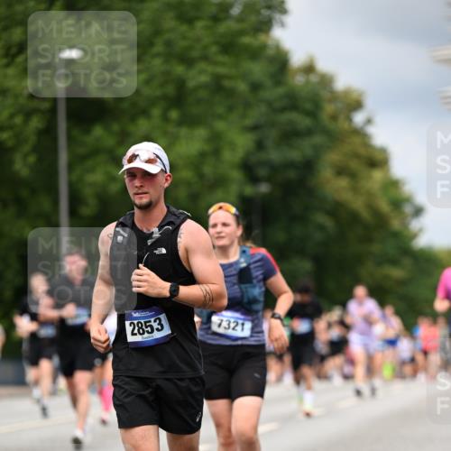 29.06.2025 - hella hamburg halbmarathon Dr. Thomas Lammeyer http://msf.ph/oto/8370328 29.06.2025 10:42:00 Kennedybrücke 1337, 1475, 1799, 1985, 2016, 2031, 2853, 3286, 3880, 4442, 4762, 5139, 5522, 5523, 6697, 6955, 7124, 7321, 7544, 7629, 8499, 8811, 8843, 8985, 9288, 9524, 9894, 10025, 10159, 10506, 10836, 11087 meine-sportfotos.de