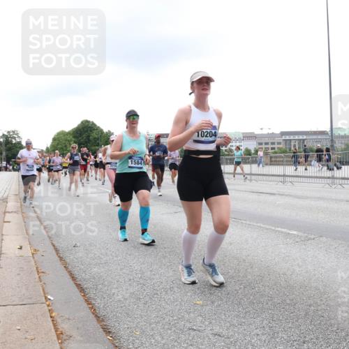 29.06.2025 - hella hamburg halbmarathon Lena Gebhardt http://msf.ph/oto/8370345 29.06.2025 10:48:51 Lombardsbrücke 2716, 7947, 1584, 10204, 1142, 1167, 1584, 2160, 2195, 2437, 2438, 2475, 2627, 2713, 2716, 2792, 2909, 3086, 3215, 3224, 3253, 3661, 5010, 5118, 5479, 5480, 5551, 6015, 6437, 6566, 6979, 7062, 7203, 7947, 7948, 8461, 8719, 8760, 9341, 9359, 9552, 9787, 10059, 10081, 10204, 10366, 10524, 10654, 10656, 11000, 11031, 11192, 11364, 11365, 13814, 13845, 15715, 16498, 16499, 16701 meine-sportfotos.de