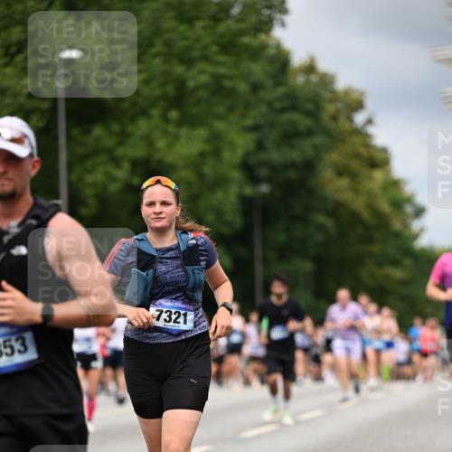 29.06.2025 - hella hamburg halbmarathon Dr. Thomas Lammeyer http://msf.ph/oto/8370365 29.06.2025 10:42:01 Kennedybrücke 1337, 1475, 1799, 1985, 2016, 2031, 2853, 3286, 3880, 4762, 5139, 5522, 5523, 6697, 6955, 7124, 7321, 7629, 8499, 8811, 8843, 8985, 9288, 9524, 9894, 10025, 10159, 10506, 10836, 11087 meine-sportfotos.de