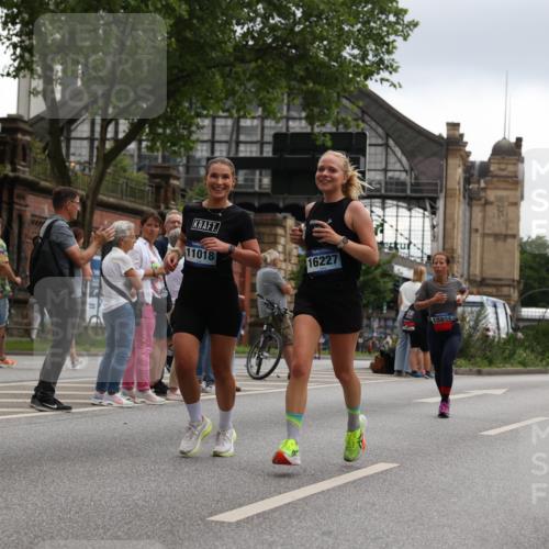 29.06.2025 - hella hamburg halbmarathon Yannick Fuchs http://msf.ph/oto/8370390 29.06.2025 10:53:39 20KM 2780, 3114, 3425, 4238, 4379, 4796, 4986, 6327, 6470, 7287, 7824, 8030, 8326, 8481, 8807, 9741, 9985, 10488, 10587, 11018, 11114, 11158, 11159, 11250, 11757, 12406, 12736, 12779, 12862, 13036, 13706, 13761, 14471, 14928, 15083, 15525, 15785, 15914, 16227, 16530, 16754, 16915, 17176, 17304, 17860, 18377, 18485, 18716, 18855, 19178 meine-sportfotos.de