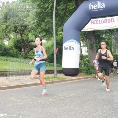 29.06.2025 - hella hamburg halbmarathon KatJ http://msf.ph/oto/8370413 29.06.2025 10:23:38 Zwischen KM18-KM19 57, 4477, 5048, 5152 meine-sportfotos.de