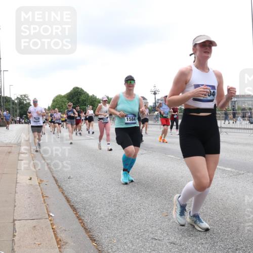 29.06.2025 - hella hamburg halbmarathon Lena Gebhardt http://msf.ph/oto/8370421 29.06.2025 10:48:51 Lombardsbrücke 7947, 1584, 04, 1142, 1167, 1584, 2160, 2195, 2437, 2438, 2475, 2627, 2713, 2716, 2792, 2909, 3086, 3215, 3224, 3253, 3661, 5010, 5118, 5479, 5480, 5551, 6015, 6437, 6566, 6979, 7062, 7203, 7947, 7948, 8461, 8719, 8760, 9341, 9359, 9552, 9787, 10059, 10081, 10204, 10366, 10524, 10654, 10656, 11000, 11031, 11192, 11364, 11365, 13814, 13845, 15715, 16498, 16499, 16701 meine-sportfotos.de