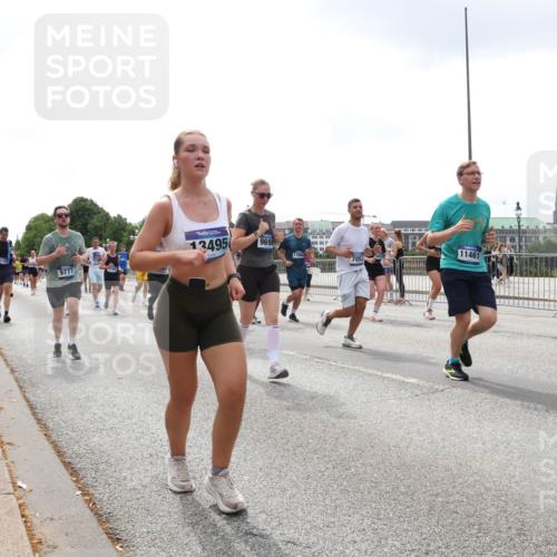 29.06.2025 - hella hamburg halbmarathon Lena Gebhardt http://msf.ph/oto/8370433 29.06.2025 10:39:42 Lombardsbrücke 9777, 13495, 9698, 7053, 11461, 13574, 1076, 1586, 1856, 1883, 1899, 2092, 2313, 2578, 2843, 2976, 3046, 3275, 3353, 3727, 3882, 3883, 3884, 4298, 4523, 4603, 4609, 4659, 4752, 4855, 4882, 5045, 5229, 5654, 5701, 6321, 6342, 6343, 6427, 6428, 6698, 6719, 6726, 6739, 6748, 7045, 7053, 7125, 7199, 7341, 7429, 7455, 7456, 7501, 7524, 7684, 8107, 8203, 8243, 8612, 8995, 9393, 9420, 9569, 9698, 9747, 9777, 10441, 10512 meine-sportfotos.de