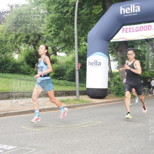 29.06.2025 - hella hamburg halbmarathon KatJ http://msf.ph/oto/8370450 29.06.2025 10:23:39 Zwischen KM18-KM19 57, 4477, 5048 meine-sportfotos.de