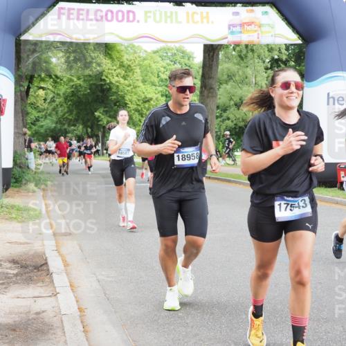 29.06.2025 - hella hamburg halbmarathon MichiJ http://msf.ph/oto/8370460 29.06.2025 10:44:33 Zwischen KM18-KM19 1239, 1387, 3141, 4579, 6592, 10599, 11018, 11043, 13863, 14266, 15664, 16227, 17543, 18325, 18531 meine-sportfotos.de