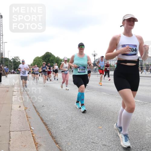 29.06.2025 - hella hamburg halbmarathon Lena Gebhardt http://msf.ph/oto/8370467 29.06.2025 10:48:52 Lombardsbrücke 7947, 1584, 2716, 1384, 04, 1142, 1167, 1584, 2160, 2395, 2437, 2438, 2627, 2713, 2716, 2792, 3086, 3215, 3224, 3253, 3661, 5010, 5118, 5479, 5480, 5551, 6015, 6437, 6566, 6979, 7062, 7203, 7947, 7948, 8461, 8719, 8760, 9341, 9359, 9552, 9787, 10059, 10081, 10204, 10366, 10524, 10654, 10656, 11000, 11031, 11192, 11364, 11365, 13814, 13845, 15715, 16498, 16499, 16701 meine-sportfotos.de