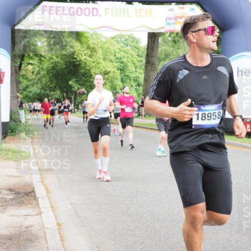 29.06.2025 - hella hamburg halbmarathon MichiJ http://msf.ph/oto/8370514 29.06.2025 10:44:34 Zwischen KM18-KM19 1239, 1387, 3141, 4579, 6592, 10599, 11018, 11043, 13863, 14266, 16227, 17543, 18325, 18508, 18531, 18587 meine-sportfotos.de