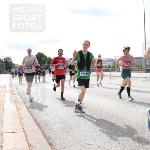 29.06.2025 - hella hamburg halbmarathon Lena Gebhardt http://msf.ph/oto/8370531 29.06.2025 10:14:50 Lombardsbrücke 15700, 3454, 14497, 1071, 2046, 9173, 1071, 1296, 1379, 1406, 1575, 1728, 1745, 2046, 2140, 2494, 2601, 2690, 2990, 3020, 3025, 3154, 3454, 3507, 3509, 3691, 3756, 3834, 3844, 4495, 4641, 5191, 5608, 5670, 5800, 5981, 6028, 6083, 6181, 6248, 6366, 6935, 7195, 7439, 7802, 7840, 7881, 8055, 8147, 8239, 8275, 8522, 8563, 8609, 8755, 8854, 9113, 9173, 9556, 9663, 9709, 9911, 9975, 10224, 10391, 10589, 10610, 10717, 10963, 11271, 11598, 12467, 13237, 16126 meine-sportfotos.de