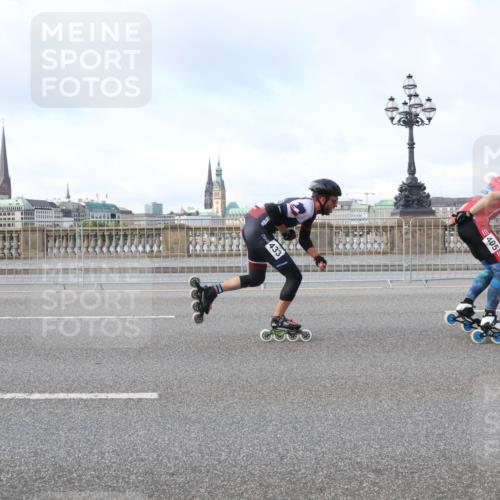 29.06.2025 - hella hamburg halbmarathon Lena Gebhardt http://msf.ph/oto/8370536 29.06.2025 08:50:04 Lombardsbrücke 433, 405, 0445, 445 meine-sportfotos.de