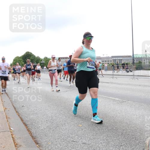 29.06.2025 - hella hamburg halbmarathon Lena Gebhardt http://msf.ph/oto/8370541 29.06.2025 10:48:52 Lombardsbrücke 21, 7947, 584, 1142, 1167, 1584, 2160, 2395, 2437, 2438, 2627, 2713, 2716, 2792, 3086, 3215, 3224, 3253, 3661, 5010, 5118, 5479, 5480, 5551, 6015, 6437, 6566, 6979, 7062, 7203, 7947, 7948, 8461, 8719, 8760, 9341, 9359, 9552, 9787, 10059, 10081, 10204, 10366, 10524, 10654, 10656, 11000, 11031, 11192, 11364, 11365, 13814, 13845, 15715, 16498, 16499, 16701 meine-sportfotos.de